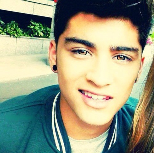 ThatMalikFake's profile picture. This is my bio. Sup?