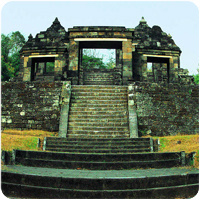 Terdapat sekitar 50 Candi yang tersebar di seluruh Indonesia. Akun ini bertujuan untuk meningkatkan pengetahuan dan minat para tweep Indonesia mengenai Candi.