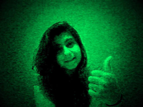Eu que vivo com α cαbeçα nα luα, com músicα no ouvido e corαção nα bocα :)Eu sorrio bonito e deixo osoutros querendo sαber o segredo que me fαz feliz; XD