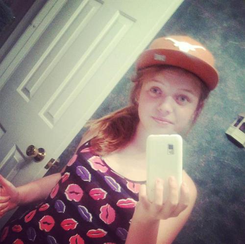 Mississippi Girl(; Belieber and Directioner(; Im fun to be around.(;    
http://t.co/tYwvbloI4P