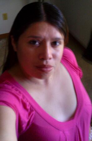 happily married to my husband rudy n im a full time mom :)
