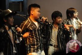 aq org'a asyik lho :D
dear my ultah 2 april :D