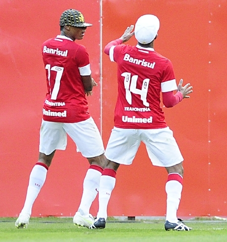 Tudo sobre o Sport Club Internacional. Notícias, Frases, Informações do único Clube Campeão de Tudo. Há 100 anos na Primeira Divisão. Siga o @_Internetador :)