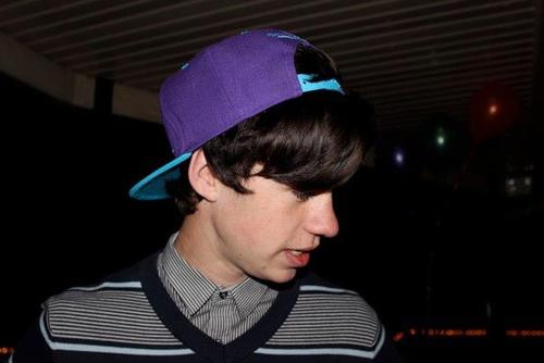 #music is my life. Always up for a chat! #Teamsingle. #Gaming. #Surfing. #dubstep 3
