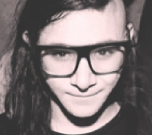 SkrillexRP's profile picture. yo i'm Skrillex! Dubstep DJ. I had such a hard life back then but now ive change! #single