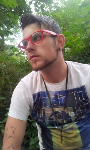 Singer/SongWriter/Percussionist.