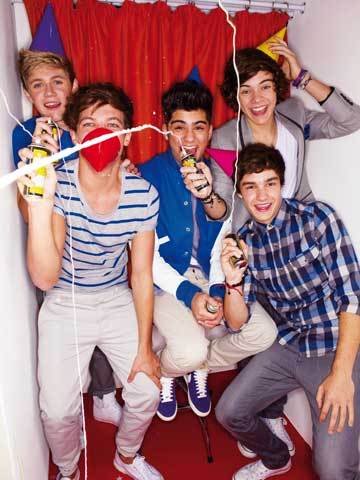 100% in love with a British/Irish, 1/16 Belgian, No Jimmy Protesting Band known as @onedirection Ask for a follow back :)
