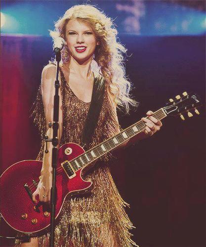 I'm A #Lovatic / #Swifty, Who is Friends with @ourlovelytay13 @SALovatic @Prettyxtaylor13