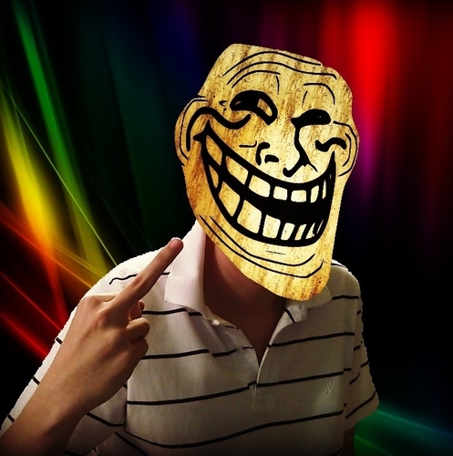 *Machinima Partner. *Parte del Staff de @ComandoElite y TrollTuber 100% =]. Mi única intención es sacar sonrisas.