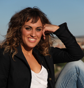 Actriz y productora de @valquiriateatro. Me divierto con #LaValquipedia @lasalarne y hablo rápido en #BiografíasExprés