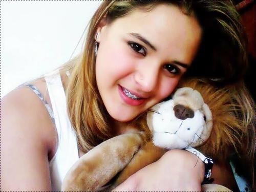 Saudades de certas pessoas que hoje nem olham mais na minha cara :(