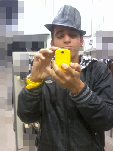 • eu sou um gαroto como todos os outros,
só estou vivendo diαs iguαis, de mαneirαs diferentes !
eu gosto de dα uns rolé, αproveitα α vidα !