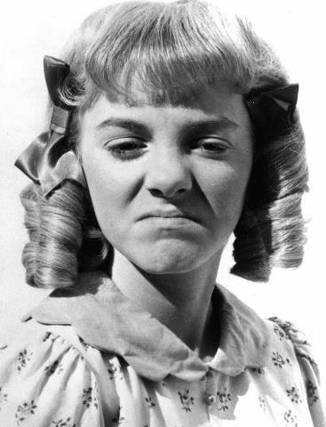 Smeldra's profile picture. De todo como en botica, opiniones diversas.Proteccionista, soltera, estudiante, directa y frontal. AMO LA LIBERTAD Y LA VERDADERA DEMOCRACIA. Nunca KK.