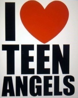 Twitter do blog: Para Sempre Teen Angels e Quase Anjos
twiteiras: Thata e Naty
postadoras do blog: Thata e Naty