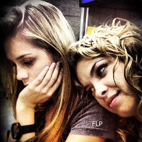 fc dedicado a duas anjinhas na nossa vida @Lua_Blanco e @Sophiaabrahao . Amamos vocês, mto msm.
Donas: @Luana_Ketlyn e @juh_amarall