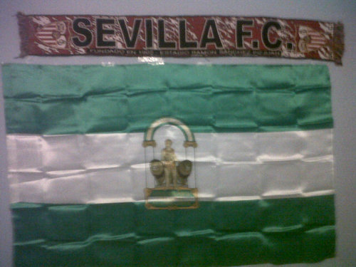 Sevillano y S E V I L L I S T A