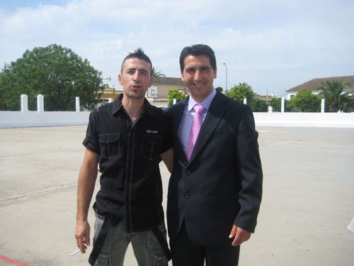 FumO y bebO coMoO un CarNicerOh, tE regAaloH la Lexe Y uN poYo pa pasCuas mÁs dOs GueVoS. Si tU taAS lOka Yo toY creysi