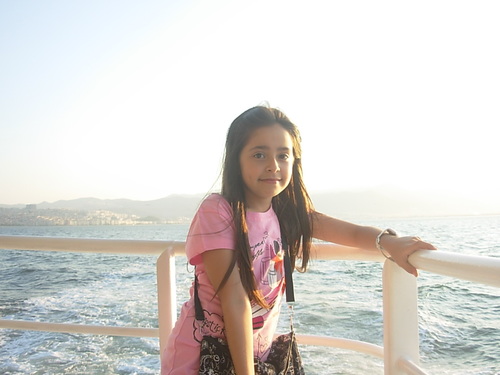 I love listening to music. Favorite celebrity Selena Gomez and Harry Styles. I love Twitter. (: ♥