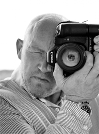 Award winning photographer, Gary Davidson is a friendly and unobtrusive wedding photographer, bringing a fresh approach to wedding photograph in Glasgow.
