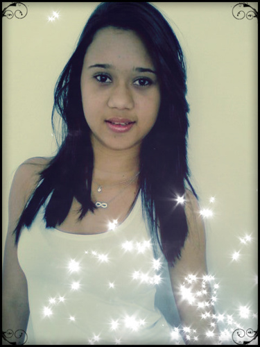 Oi, tenho 14 anos, escorpiana, sou São Paulina, gosto de ouvir musicas, e se não foi com a minha cara, sinto muito, não nasci pra agradar tudo e todos.