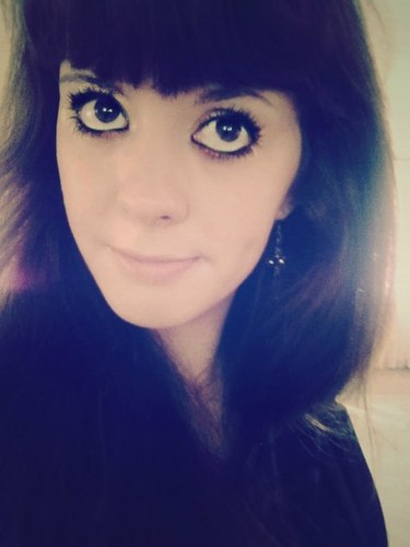 Annigilyaciya's profile picture. Есть или не есть, жить или не жить - дело ведь не в этом, главное - знать зачем. Во имя отца, сына и эклера, аминь. Я умираю.