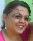 Amo minha família, sou extrovertida, amiga e apaixonada pela a vida.