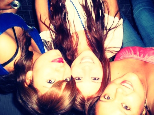 roja_arias's profile picture. Dibujarte con mis puros recuerdos en mi mente marcar tus labios,tus besos ♪