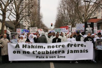 «On a vu Hakim debout, plein de sang, puis il est tombé»  Hakim N'aurais Pas Voulu De Vengence.Un Couteau Et C'est Finit.