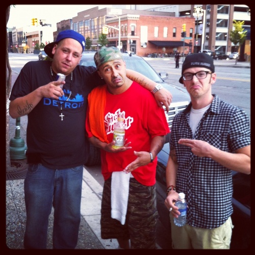 Follow the real Nate Eaken @EaKenAllDay http://t.co/Vi63LRKwAH http://t.co/gzi9PHs9ie