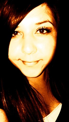 21 . Sweetheart . Outgoing .i loooveeeeee my daughter Bella ❤ live life to the fullest