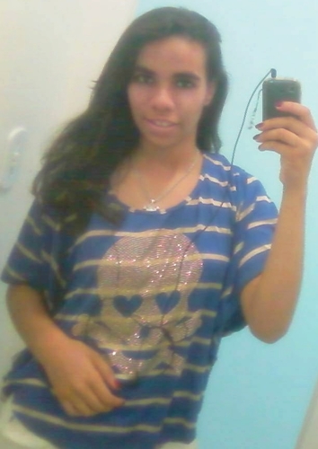 ~ Seja feliz do jeito que vs é, não mude sua rotina pelo o que os outros exigem de vsê, simplesmente viva de acordo com o seu modo de viveer .!!