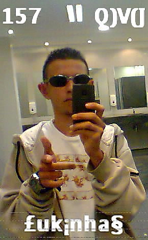 ;      Mas levo  a vida num sorriso mesmo passando sufoco ( ♪♫ )      , macaco branco , eu te amo dmms meuu melhor amigo s2  , Por @CaaroolPaulinoo