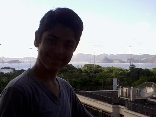 Um lugar onde você tem informações em geral, dicas, e sempre um amigo pra conversar. Futuro jornalista e  bacana. Me siga e confirme notícias a todo tempo;)