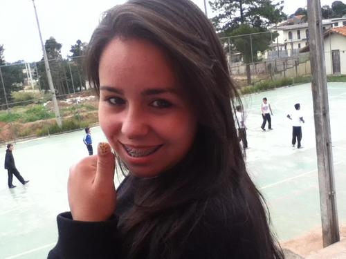 15 anos, Coxa - branca , signo de peixe , feliz com a vida , gosto muito de ouvir musica, e eu amo o meu amor @Fe_eh1707... sz