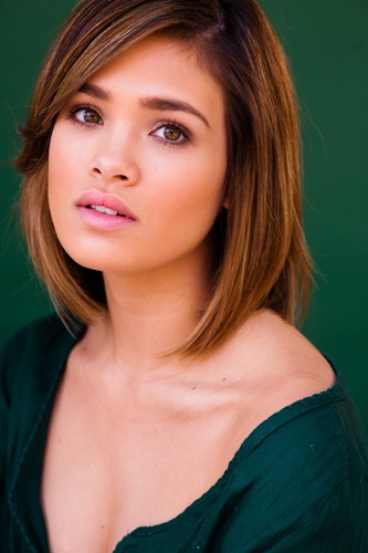 ElizaBoot's profile picture. Elizabeth Boot.