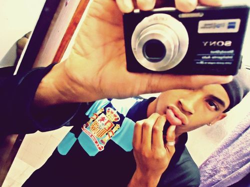 webh_'s profile picture. Pra qm tem pensamentos fortes, o impossivel é só questao de Opniao ♪•°