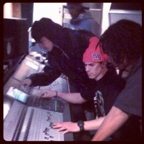 pylekrice's profile picture. Playing tracks as loud as possible