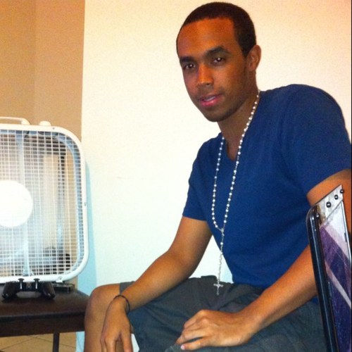 Carlosdl809's profile picture. Wondering