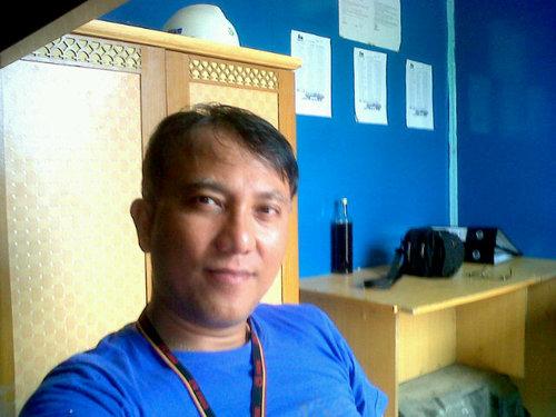 yahyanoval's profile picture. Jadi lah diri sendiri