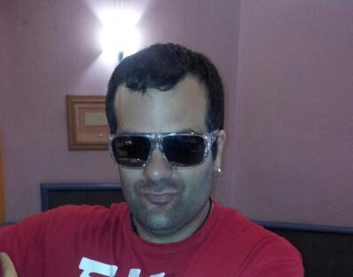 Hola gente soy un fanatico de las motos me gusta el basket y el futbol en mis ratos libres me gusta leer y salir con mis amigos