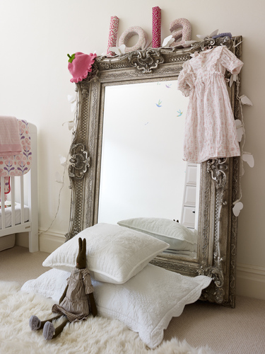 Fabulous vintage style ornate mirrors and picture frames. Up to a huge 8ft in size as well as stunning comtemporary designs. http://t.co/qf02aOF5En