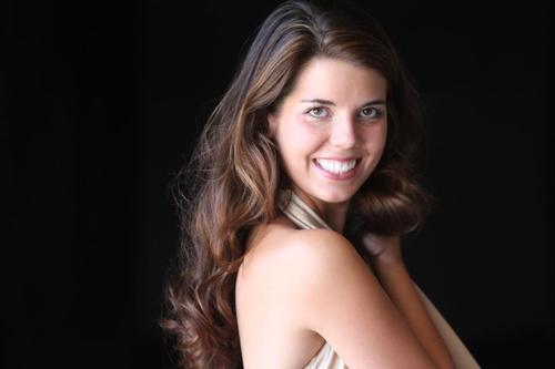 Canadian Lyric Soprano - enjoys traveling and exploring different cultures, yoga and meditation, delicious food, being a wife and a mama to twins!