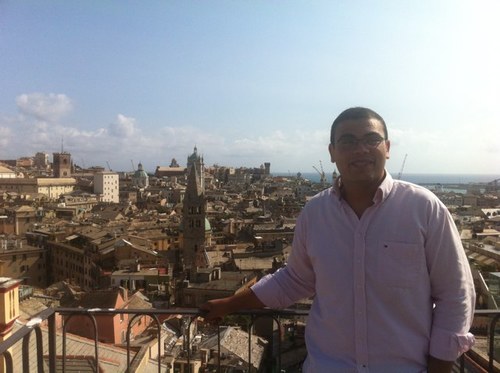 KhaledMSafwat's profile picture. وليس ثَمَّ من مَفَرٍّ  لا تحلُموا بعالَمٍ سعيدْ  فخلْفَ كلِّ قيصرٍ يموتُ: قيصرٌ جديدْ  وخلْفَ كلِّ ثائرٍ يموتُ: أحزانٌ بلا جدوى  ودمعةٌ سُدى