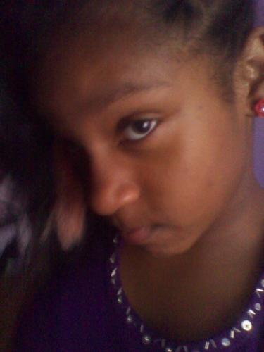 Im SINGLE and looking.Birthday january-06 and love to dance (im not new to twitter i forgot my pass to the other) so thats it bout me........DUCE!¡!¡!¡!¡!¡!¡
