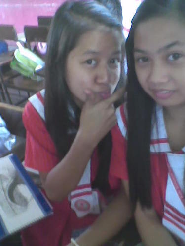 hello :)) my name is Rea Velasco Delina .. I am 15 years old .. live in valenzuela city .. FOLLOW ME  .. ;)