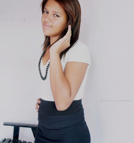 13anos,chata,SOLTEIRA, sinpatica,abusada,e FELIZ esse e o meu jeito de ser .http://t.co/1L61WR6wcD me add no face e me segue