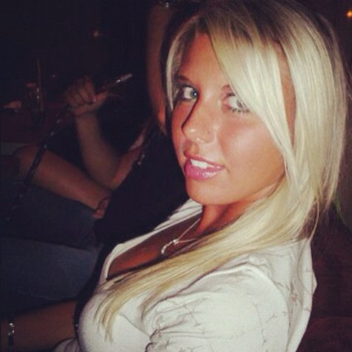 ElleJoLo's profile picture. 