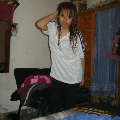 Prefiero que la gente me odie por lo que soy, a que me ame por lo que no soy.