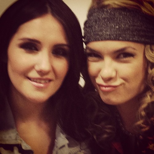 @Lua_Blanco & @Aguiarthur Mas uma fã que sonha em ver seu ídolo e dizer frente a frente EU.TE.AMO  Eu Amo Vocês . 4/03/12. Oficializada por: @Lua_Blanco !