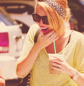 mileyy é minha e cabo historia.